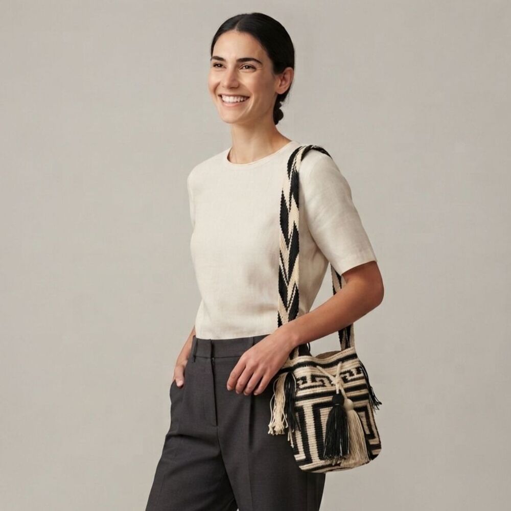 Colombian Wayuu Mochila Bucket Bag Handwoven Black Cream Geometric Shoulder - Picture 10 of 10